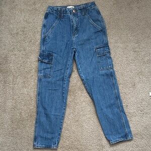 Universal Thread Women's Blue Relaxed Jeans